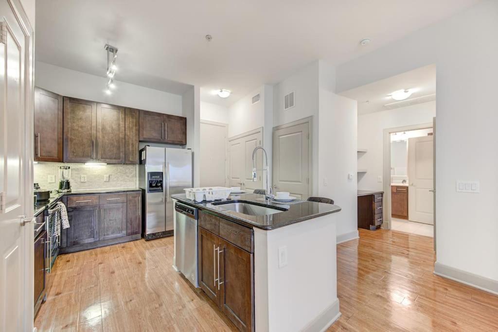 Chic 1Br Near Nrg With Pool Wifi Freeparking Apartment Houston Exterior photo